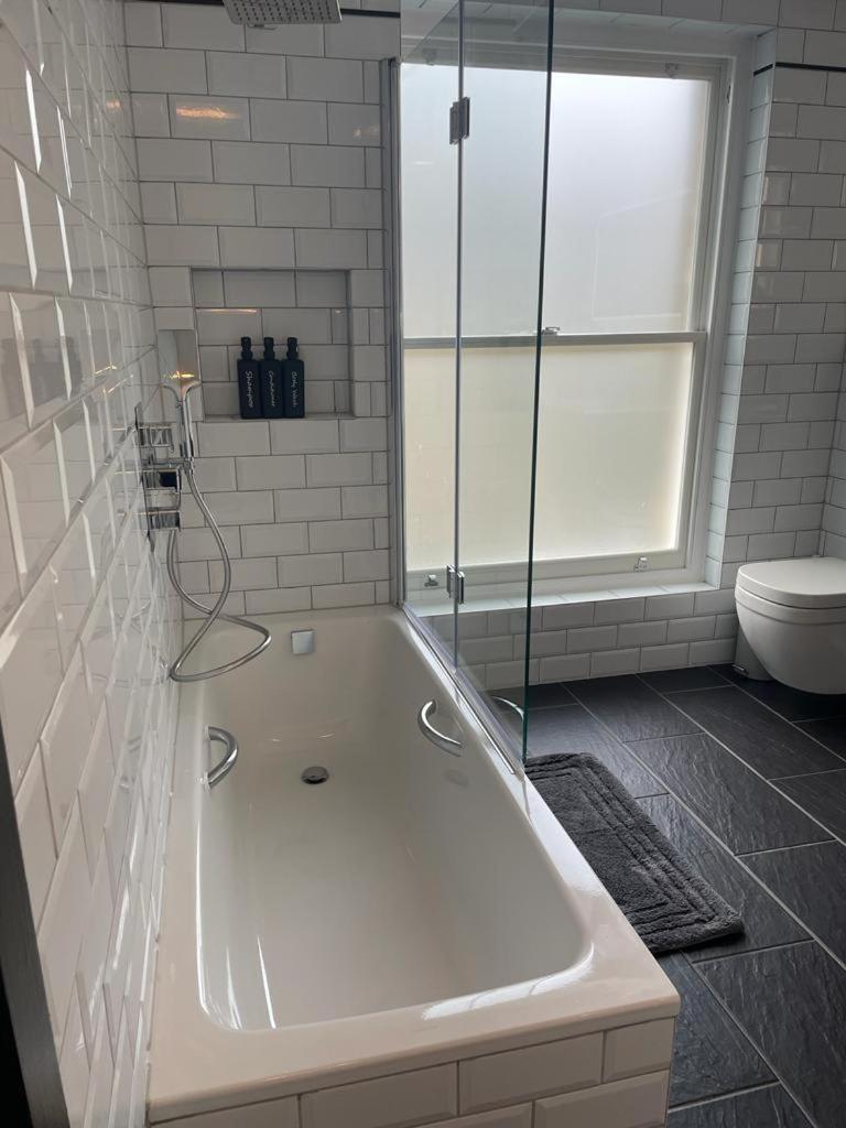 Luxury Apartment In Belsize Park London Exteriör bild